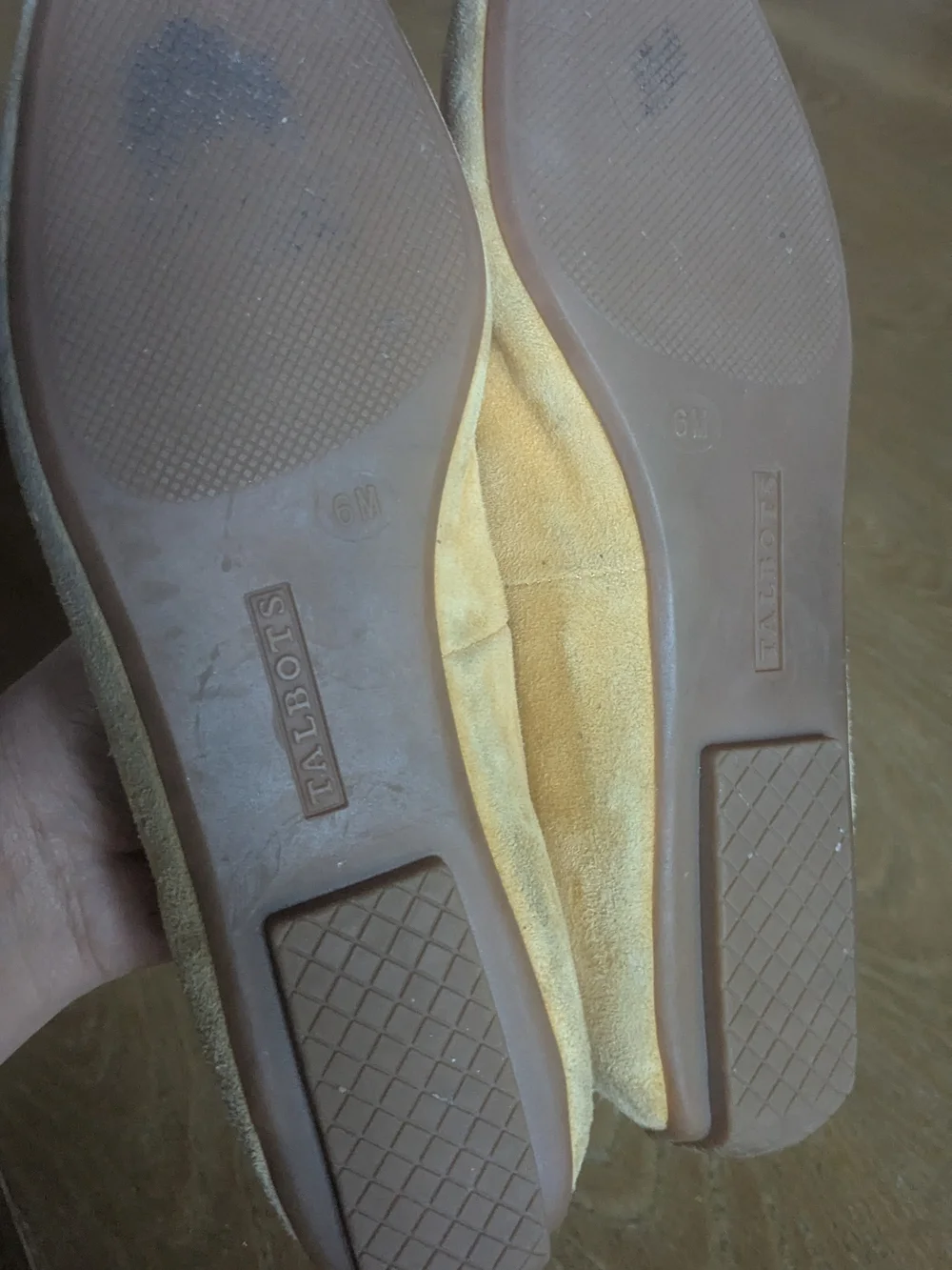 Talbots Light Yellow Beige Suede Tassel Loafers Size 6
